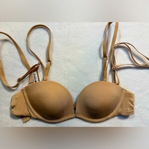 SKIMS Multi-Way Bra. Clay. 32A